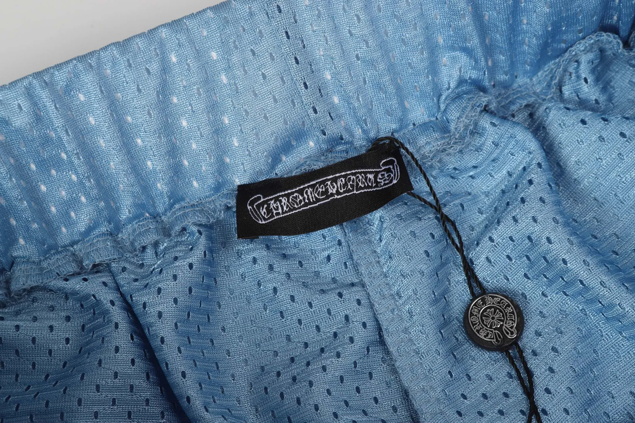 P160 Chrome Hearts CH Chrome Hearts popular Sanskrit printed mesh double-layer ice hockey jersey sports suit. Uses direct injection imported machine printing. Hardware accessories are all ground and customized. Correct configuration. Black 2025 Chrome Hearts authentic packaging. 300 grams of custom-made dyed mesh. Large version. Loose and stylish. Different from lower versions. Slim and long version with upper body and hip stretch. 100% commitment: top quality. Not fast food. The highest version on the market. Top quality - different from ordinary versions on the market. If you care about quality, you should also respect the price. Absolutely 0 after-sales service and 0 return rate so far. It’s hard not to love the style - 300g mesh custom-dyed fabric - Correct high-density main mark, washed tag, hand-sewn